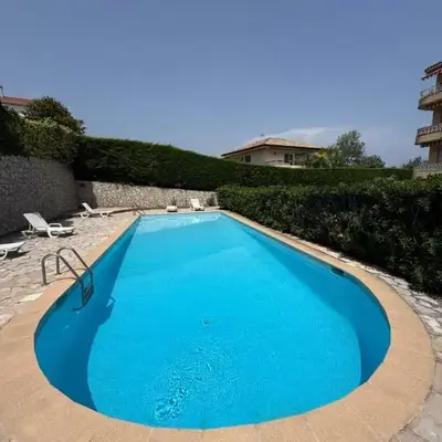 Studio cosy avec piscine proche du bord de mer