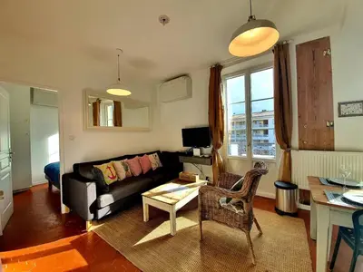 Coin salon dans l'établissement L'Amiral Barnaud - Appt proche de la plage