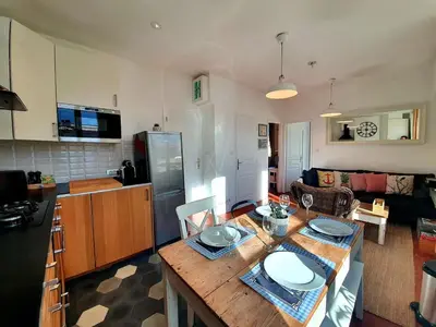 Cuisine ou kitchenette dans l'établissement L'Amiral Barnaud - Appt proche de la plage