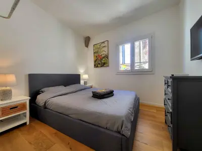 Un ou plusieurs lits dans un hébergement de l'établissement La Cathédrale Azuréenne - dans le vieil Antibes