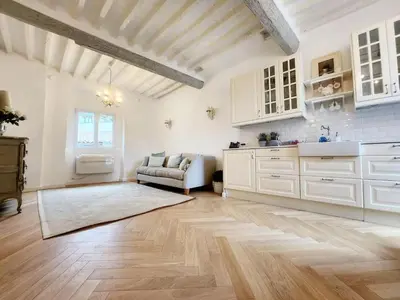 Coin salon dans l'établissement La Tour Antiboise - dans le vieil Antibes