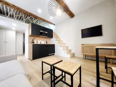 Cuisine ou kitchenette dans l'établissement Le Bourgarel - Studio dans Vieil Antibes