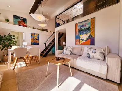 Coin salon dans l'établissement Le Delmas Riviera - Duplex dans Vieil Antibes