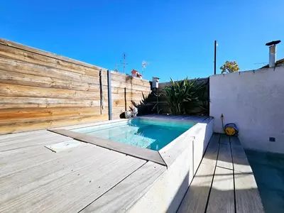 Piscine de l'établissement La Fourmilière - dans le Vieil Antibes ou située à proximité