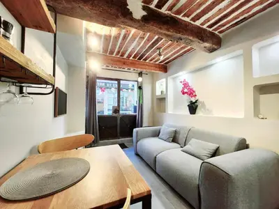 Coin salon dans l'établissement La Fourmi Azuréenne - Studio dans le Vieil Antibes