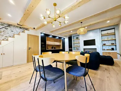 Télévision ou salle de divertissement dans l'établissement Le Dotec Méditerranéen - Triplex dans le Vieil Antibes
