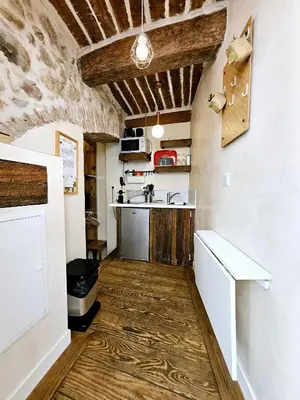 Cuisine ou kitchenette dans l'établissement La Studette Bain - Studio au coeur du vieil Antibes