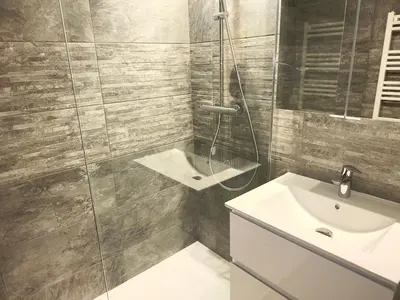Salle de bains dans l'établissement Spacious new studio and terrace
