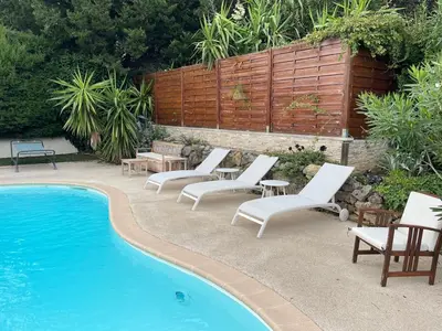 Plan de l'établissement Maison chaleureuse, au calme, mais proche de tout, avec piscine privée