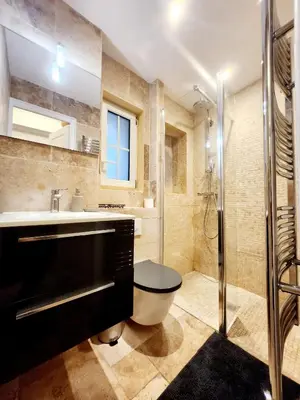 Salle de bains dans l'établissement Le Massena Central - Dans le Vieil Antibes