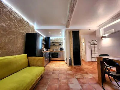 Coin salon dans l'établissement Le Pêcheur - T2 au Cœur du Vieil Antibes