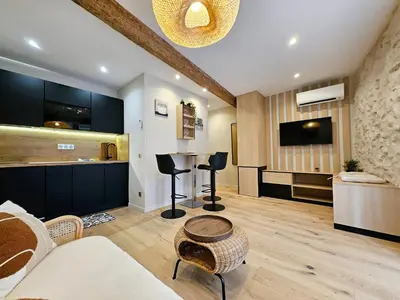 Cuisine ou kitchenette dans l'établissement Le Rempart Studio - Charmant Studio Vieil Antibes