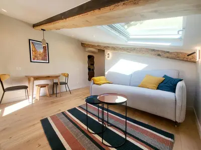 Coin salon dans l'établissement Le Saint Antoine - T2 dans Vieil Antibes