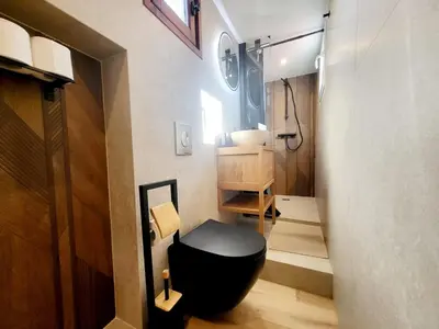 Salle de bains dans l'établissement Le Saint Antoine - T2 dans Vieil Antibes