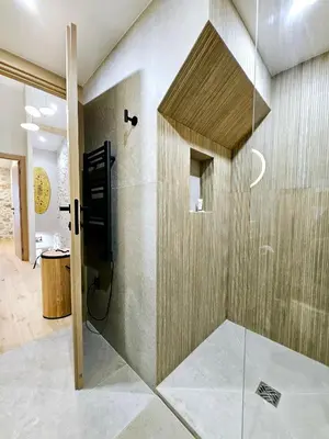 Salle de bains dans l'établissement Le Magnum Riviera - Maison Proche de la Plage