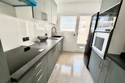 Cuisine ou kitchenette dans l'établissement Antibes hyper center - 4 people - close to shops and beaches