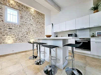 Cuisine ou kitchenette dans l'établissement Les Casemates Antiboises - Jolie T3 proche port