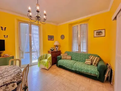 Coin salon dans l'établissement 3 Pièces à 100m de la Croisette