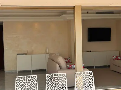 Télévision ou salle de divertissement dans l'établissement Appart exceptionnel terrasse mer