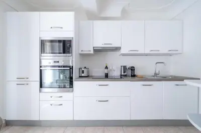 Cuisine ou kitchenette dans l'établissement Le Bernardin - T2 dans le Vieil Antibes