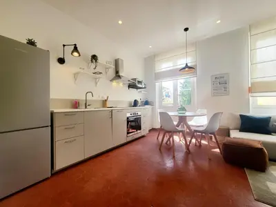 Cuisine ou kitchenette dans l'établissement L'Isnard 1er - Au coeur dAntibes