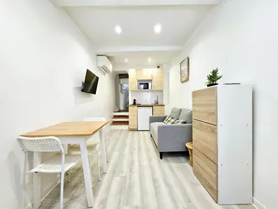 Cuisine ou kitchenette dans l'établissement Les Haciendas - 5 logements dans le Viel Antibes