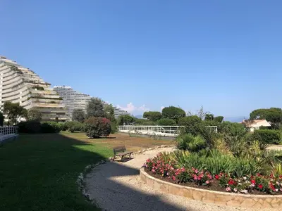 Jardin de l'établissement Marina Beach