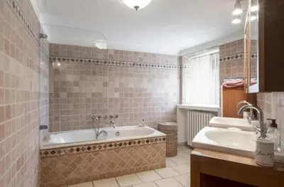 Salle de bains dans l'établissement Mikeou
