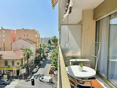 Balcon ou terrasse dans l'établissement 50 from the beaches Pretty studio in the center of Juan les Pins