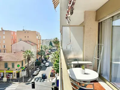 Balcon ou terrasse dans l'établissement 50 from the beaches Pretty studio in the center of Juan les Pins