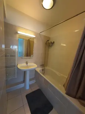 Salle de bains dans l'établissement Plage de Juan Les Pins - Apartment with Air conditioner