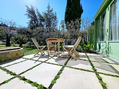 Jardin de l'établissement Le Petit Four Jardin - Dans le vieil Antibes