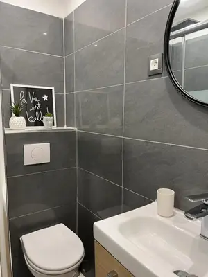 Salle de bains dans l'établissement Studio à 100 mètres de la plage et de la Croisette