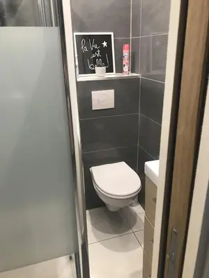Salle de bains dans l'établissement Studio à 100 mètres de la plage et de la Croisette