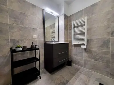 Salle de bains dans l'établissement Le Marend 2 - Magnifique T3 avec Terrasse et Parking