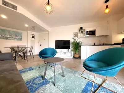 Télévision ou salle de divertissement dans l'établissement Le Marend 2 - Magnifique T3 avec Terrasse et Parking