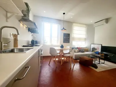 Cuisine ou kitchenette dans l'établissement L'Isnard 2 - T2 Climatisé dans le Vieil Antibes