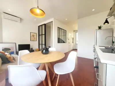 Cuisine ou kitchenette dans l'établissement L'Isnard 2 - T2 Climatisé dans le Vieil Antibes