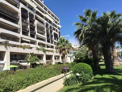 Jardin de l'établissement Luxurious large 2 rooms with panoramic sea view, AC