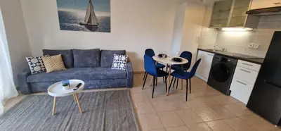 Cuisine ou kitchenette dans l'établissement Le Marin - Pool and parking