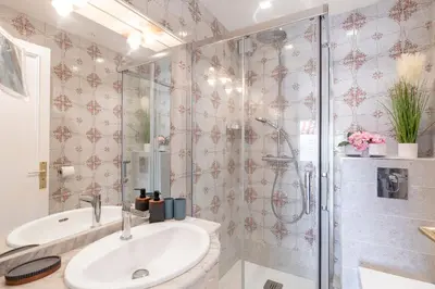 Salle de bains dans l'établissement Exceptional Sea View Apartment - Brand new