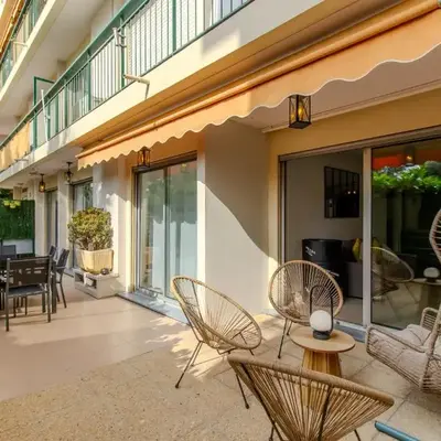 DELMAS 3 Appartement 3 Chambres Spacieux avec Grande Terrasse