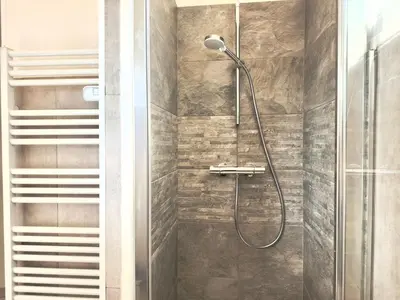 Salle de bains dans l'établissement Cocon 2 pers à 100m des plages