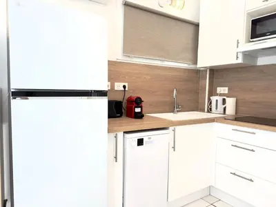 Cuisine ou kitchenette dans l'établissement Cocon 2 pers à 100m des plages