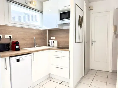 Cuisine ou kitchenette dans l'établissement Cocon 2 pers à 100m des plages