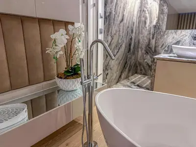 Salle de bains dans l'établissement Villa Horizons, Vue Mer & Détente Chic à Super Cannes