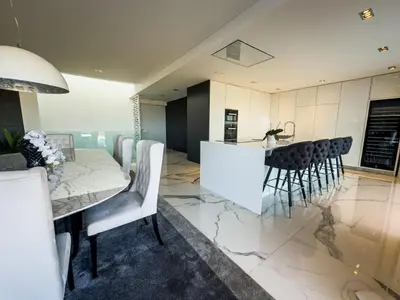 Cuisine ou kitchenette dans l'établissement Villa Horizons, Vue Mer & Détente Chic à Super Cannes