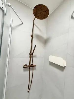 Salle de bains dans l'établissement Studio Vieil Antibes Tout confort & décoration soignée