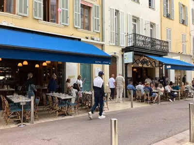 Clients de l'établissement Cannes Banane