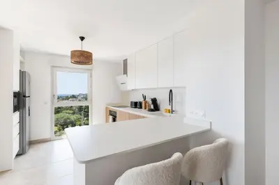 Cuisine ou kitchenette dans l'établissement Lovely flat with terracce